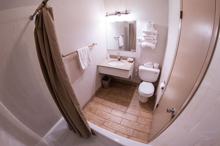 Room 42 of 77