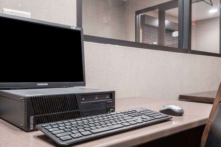 Business Center 28 of 28