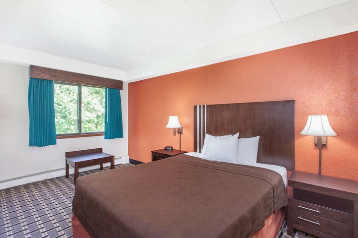 Room 11 of 26