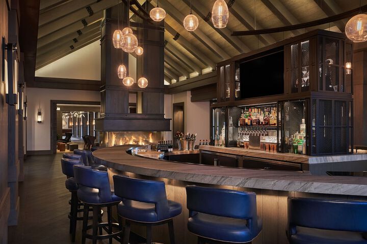 Lounge 101 of 120
