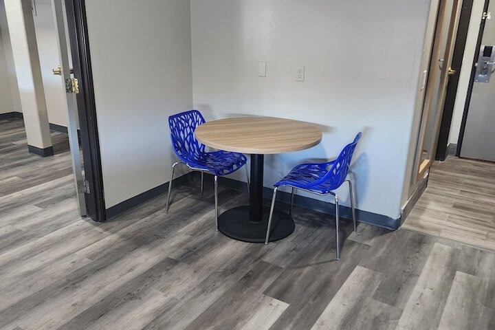Room 52 of 143