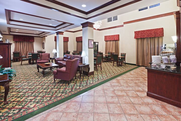 Holiday Inn Express & Suites by IHG