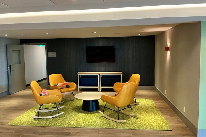 Spark by Hilton Montreal Brossard