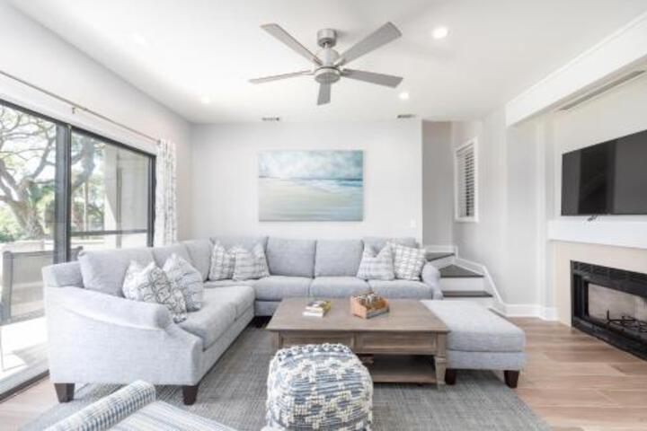 4989 Turtle Point Villa by RedAwning