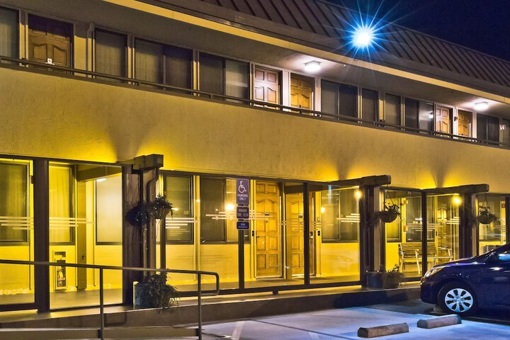 Hotel Strata
