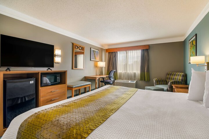 Best Western Plus Executive Court Inn & Conference Center