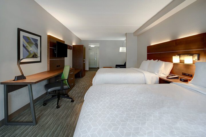 Holiday Inn Express & Suites Smyrna by IHG