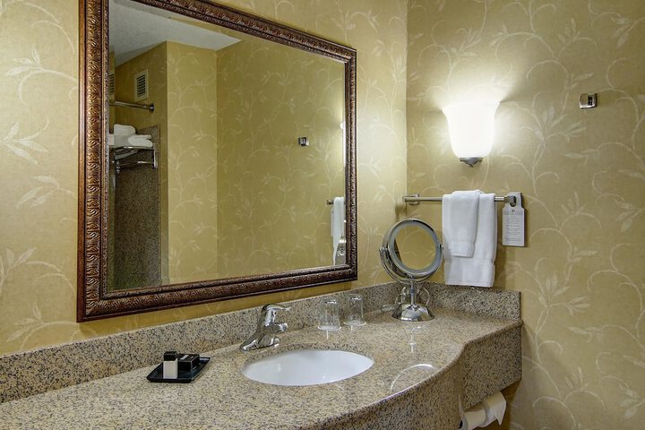 The Grand Hotel - Salem