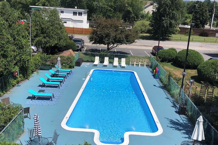 Pool 16 of 53