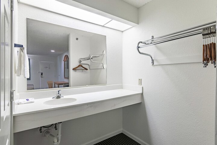 Motel 6 Azle TX