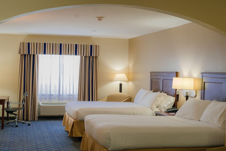 Holiday Inn Express & Suites Pampa by IHG