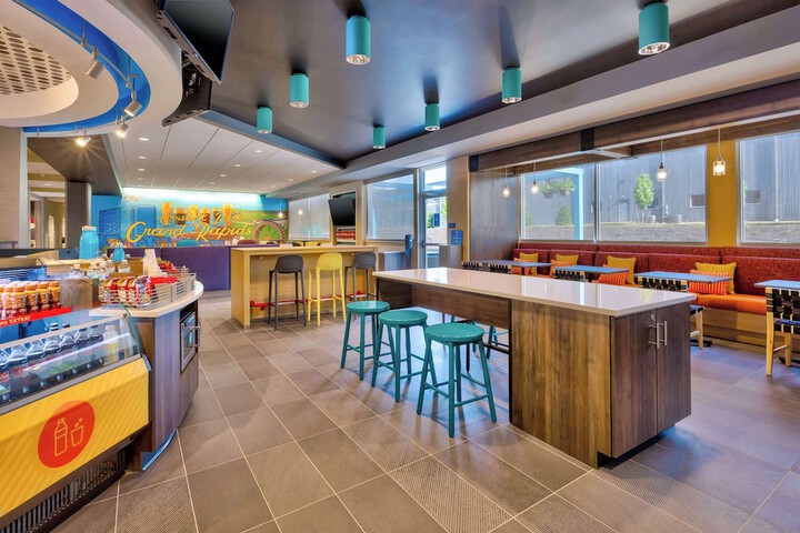 Tru by Hilton Comstock Park Grand Rapids