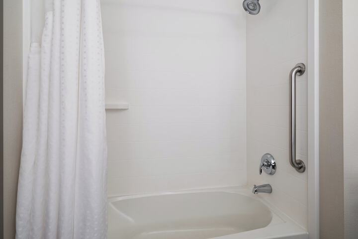 Holiday Inn Express Sheboygan-Kohler by IHG