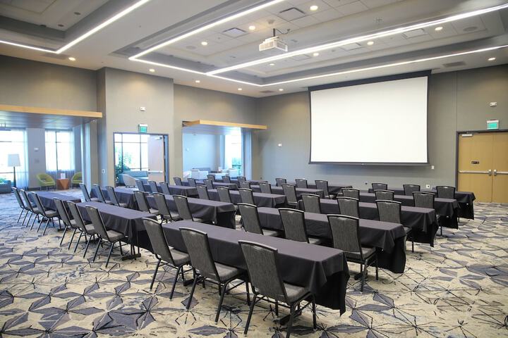 Holiday Inn & Suites Cedar Falls - Waterloo Event Center by IHG