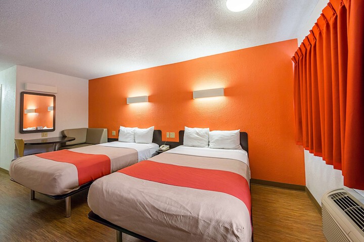 Room 34 of 46