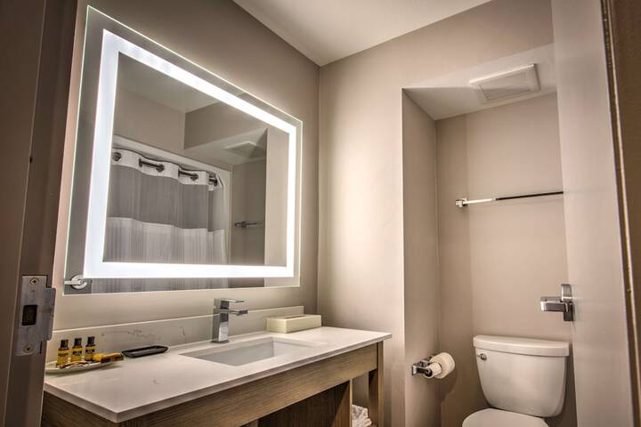 Room 26 of 35