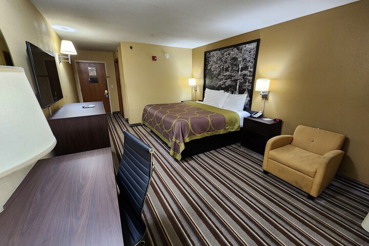 Room 6 of 14