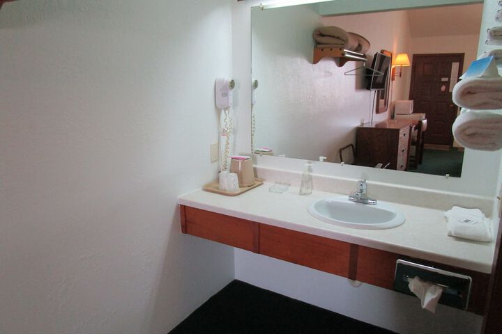 Room 14 of 32