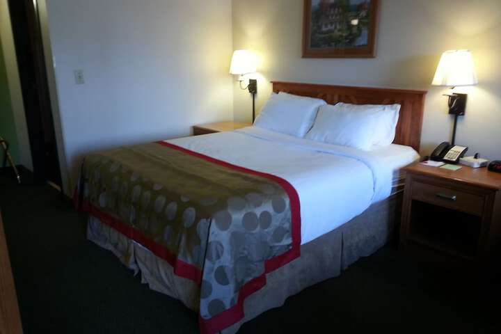 Room 24 of 119