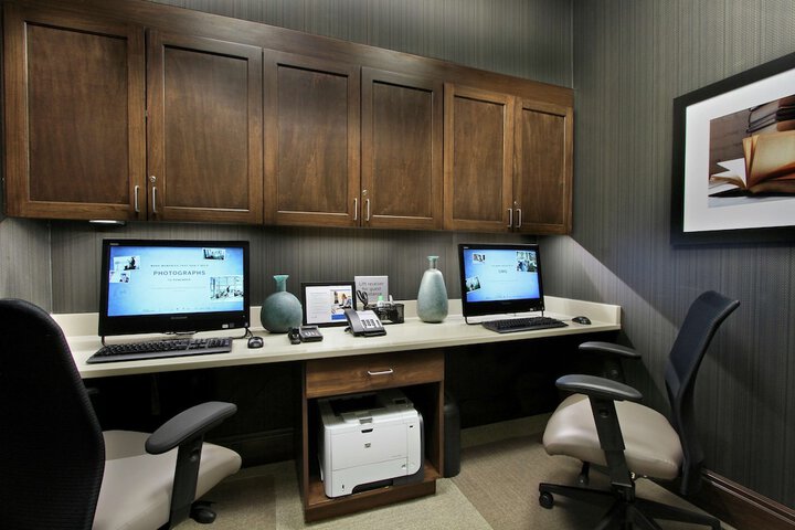 Business Center 68 of 69