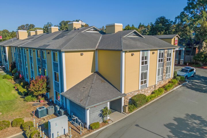 Best Western Plus Heritage Inn