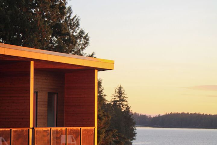 Duffin Cove Oceanfront Lodging