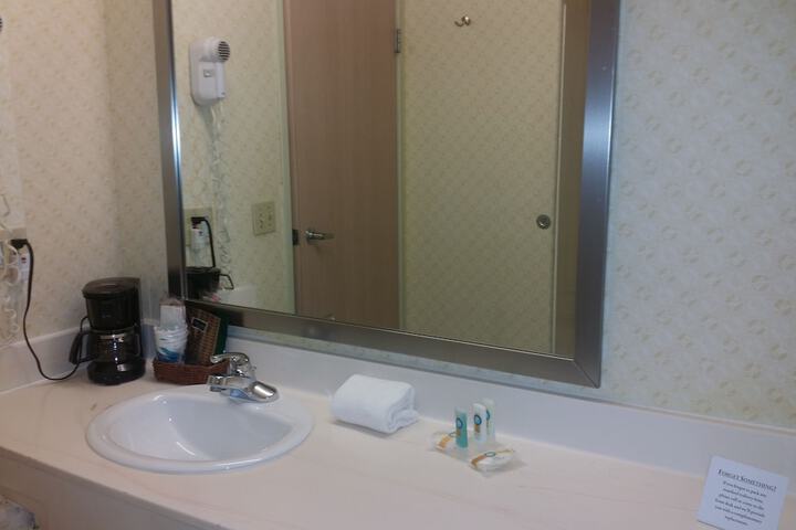 Room 25 of 38