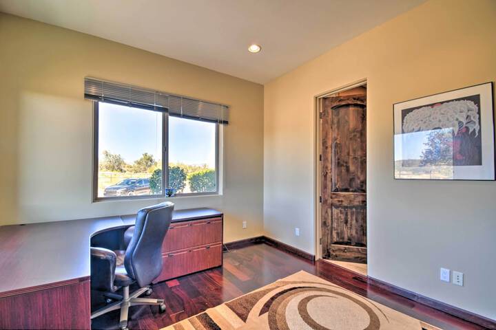 Rio Verde Desert Escape w / Patio & Mountain Views!