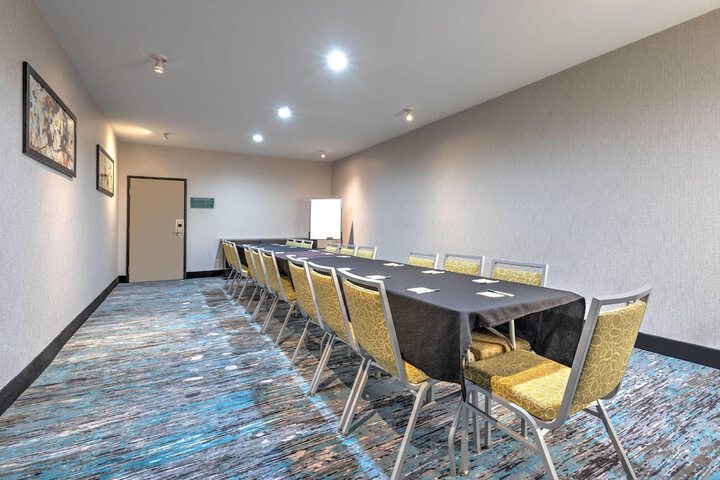 La Quinta Inn & Suites by Wyndham Paris