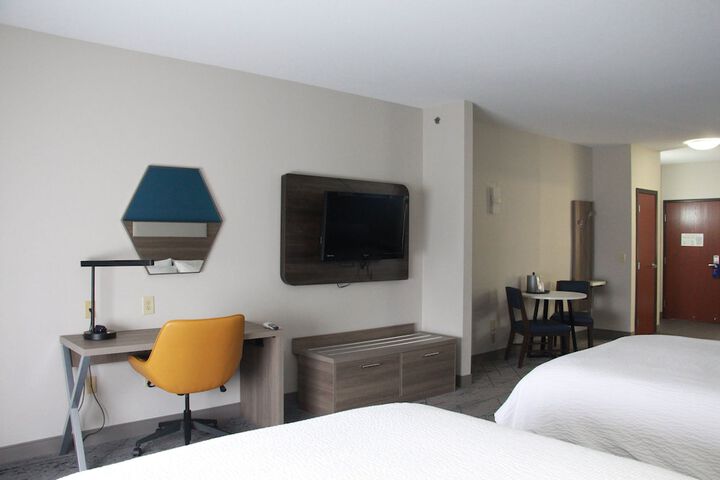 Room 51 of 79