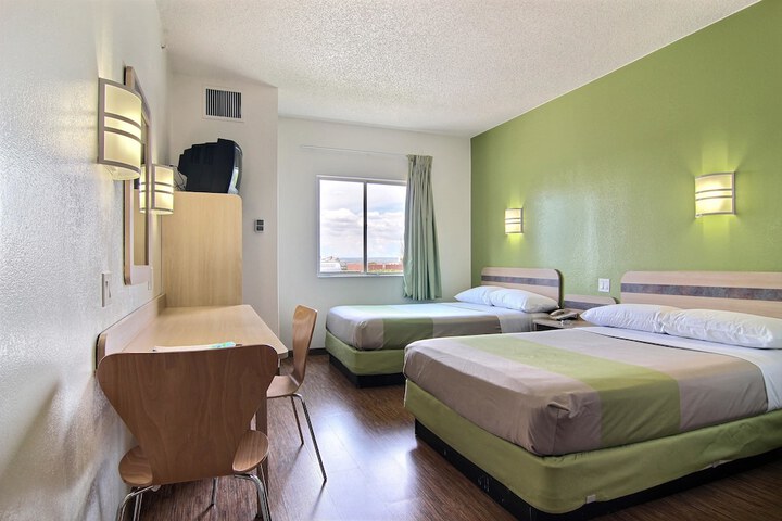 Room 25 of 27