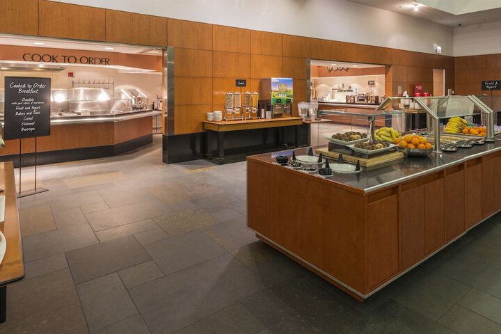Embassy Suites by Hilton Chicago Downtown Magnificent Mile
