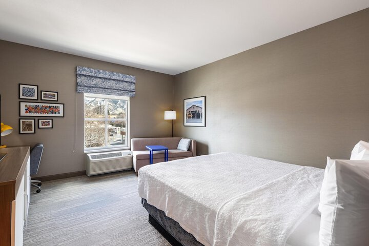 Hampton Inn & Suites Logan