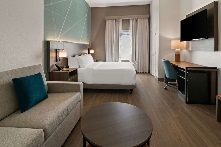Room 31 of 38