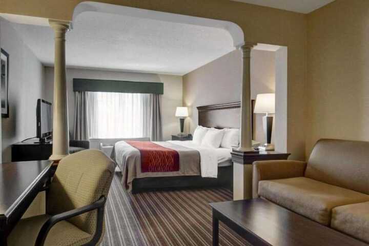 Room 6 of 27