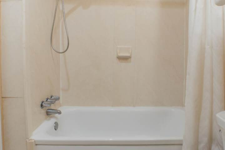 Shasta Pines Motel & Suites
