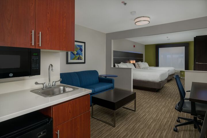 Room 25 of 39