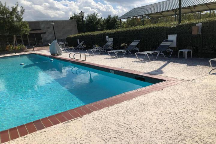 Motel 6-La Place LA