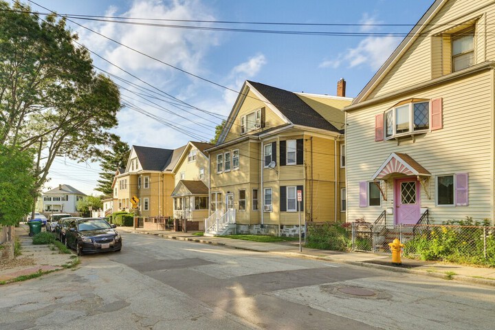 Medford Apartment Rental 5 Mi to Downtown Boston
