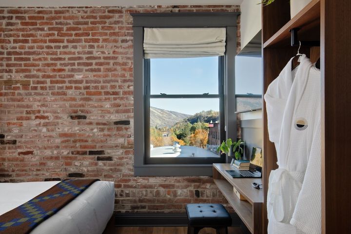 Lightwell Hotel & Spa
