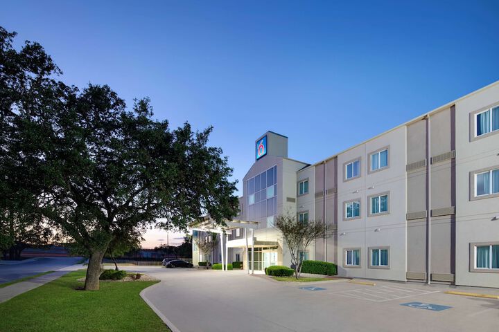 Hotel 6 of 31