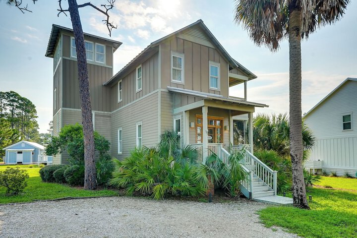 Beach & Pool Access: Peaceful St. Teresa House