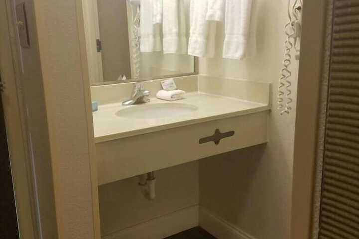 Room 21 of 24