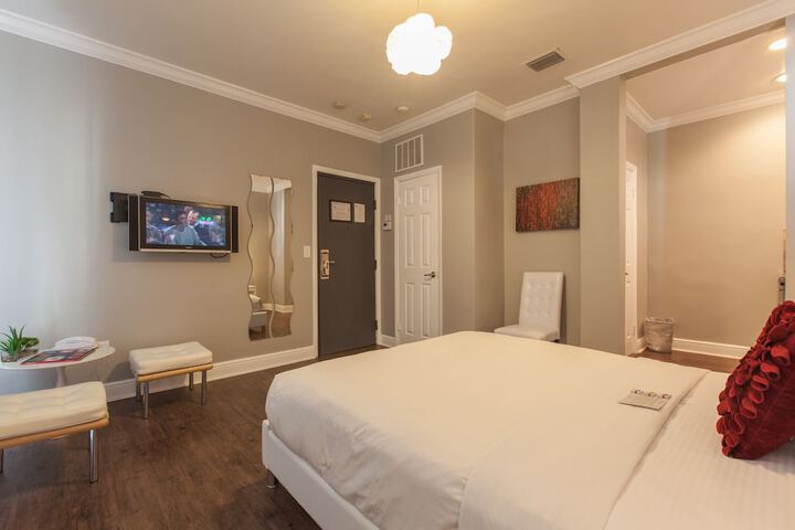 Room 30 of 43