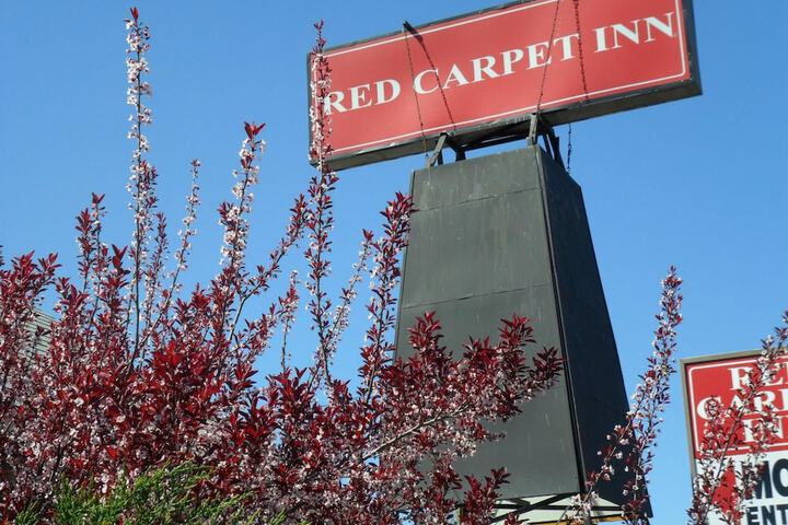 Red Carpet Inn