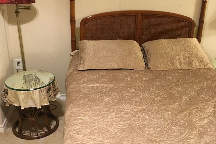 Room 42 of 182