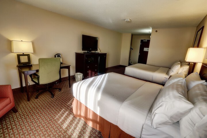 Clarion Hotel Convention Center