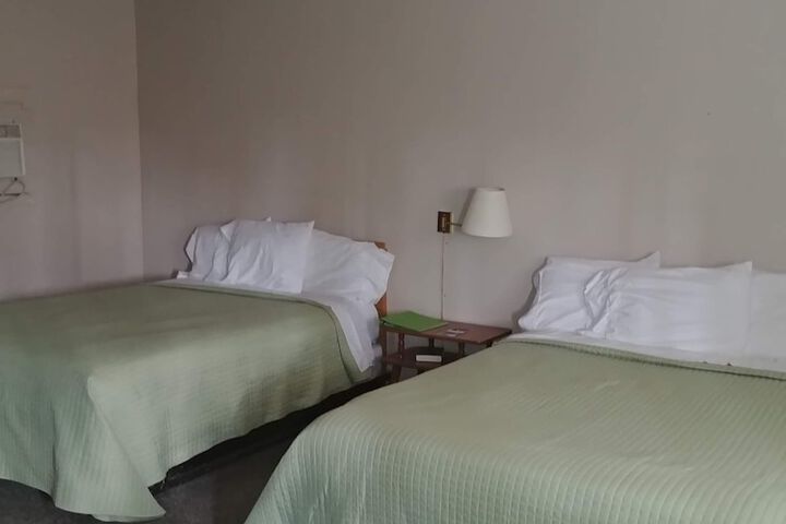 Room 11 of 19