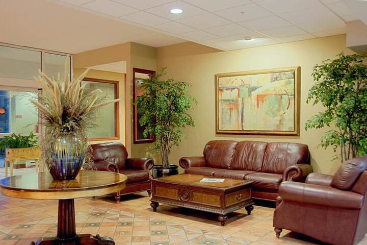 Best Western Plus Sandusky Hotel & Suites