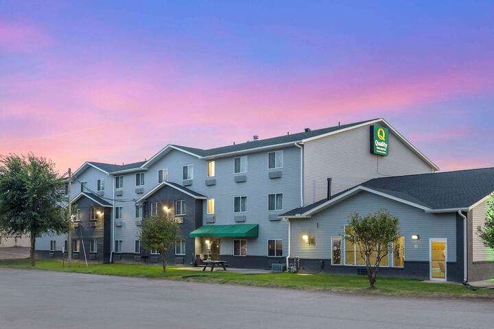 Hotel 8 of 77